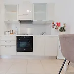 Tropea Court 4a By Homely Apartment *